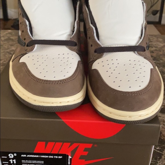 Jordan 1 Travis Scott main image 6